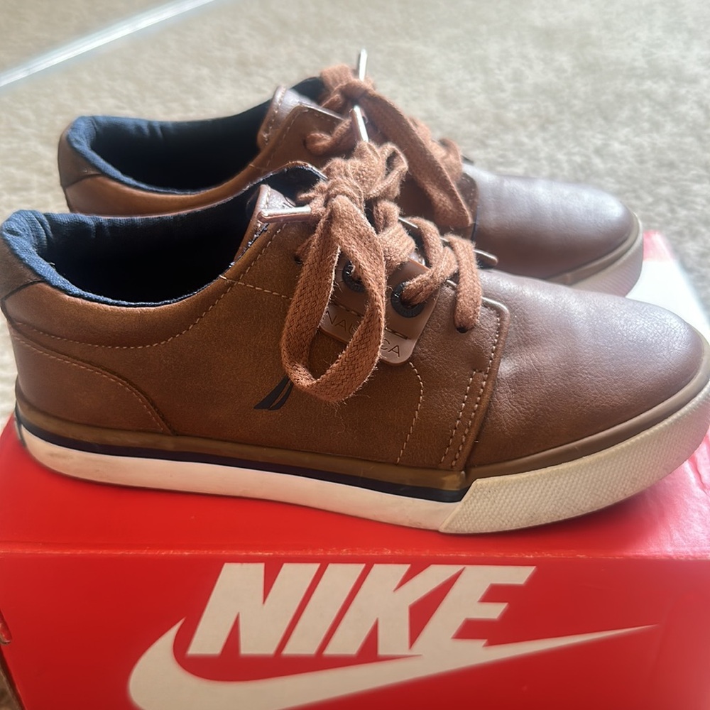 Kids Nautica Brown Dress Shoes with Smooth Leather Finish - Picture 2 of 5